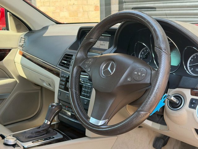 Mercedes-Benz E Class Automatic YH60XBW Red #3