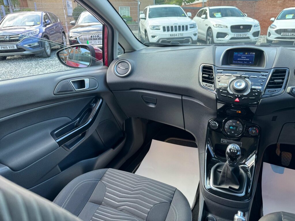 Ford Fiesta 2014 1.25 Studio Hatchback Euro White #13