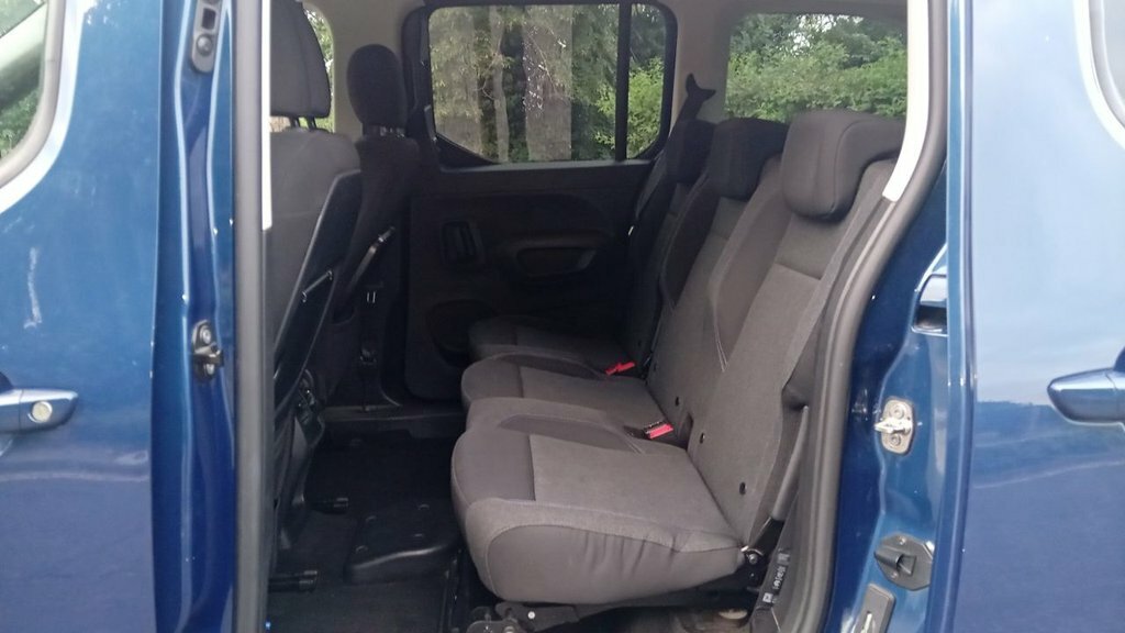 Peugeot Rifter 1.5L Allure Premium Blue #3