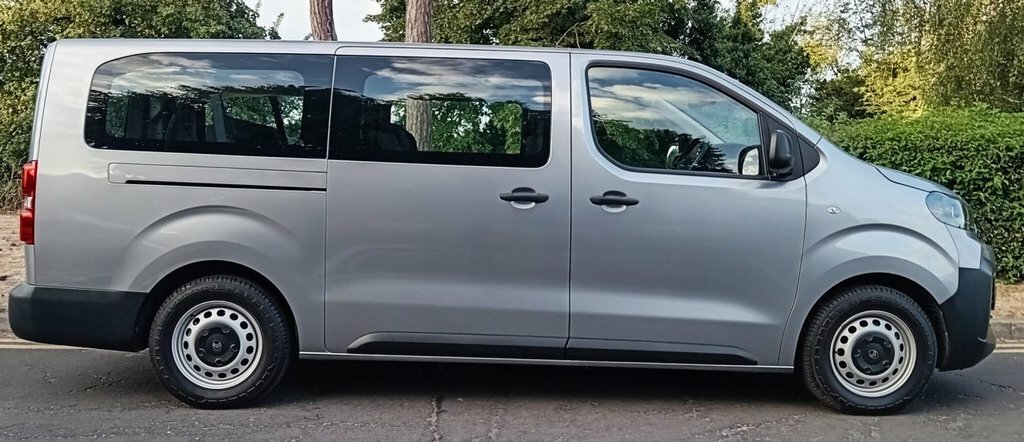 Citroen e-SpaceTourer 100Kw You XL 9 Seat 75Kwh Black #9