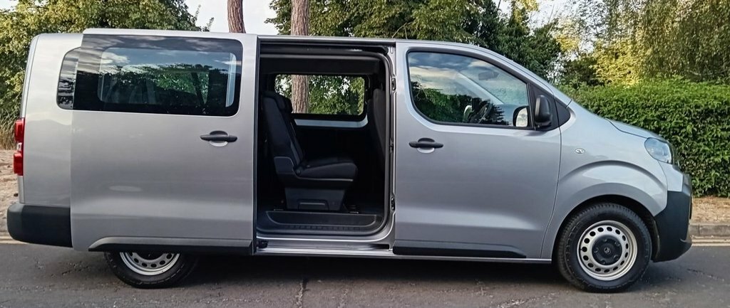 Citroen e-SpaceTourer 100Kw You XL 9 Seat 75Kwh Black #8