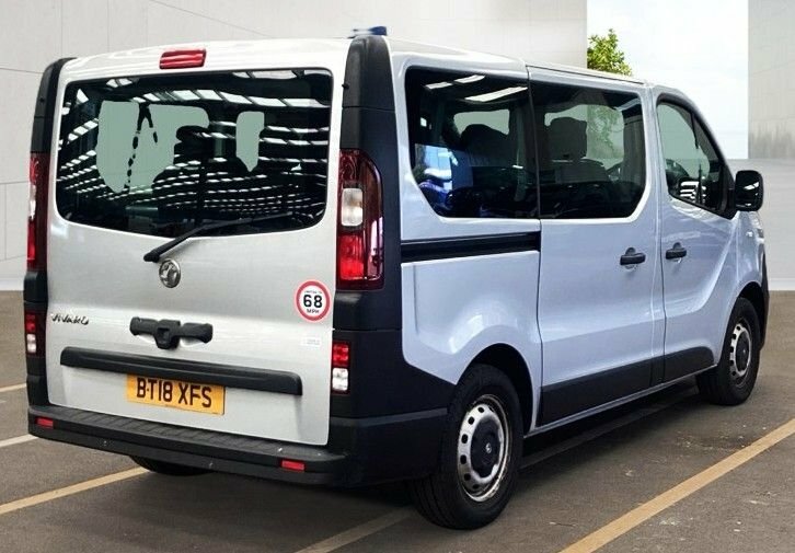 Vauxhall Vivaro Minibus BT18XFS Silver #2