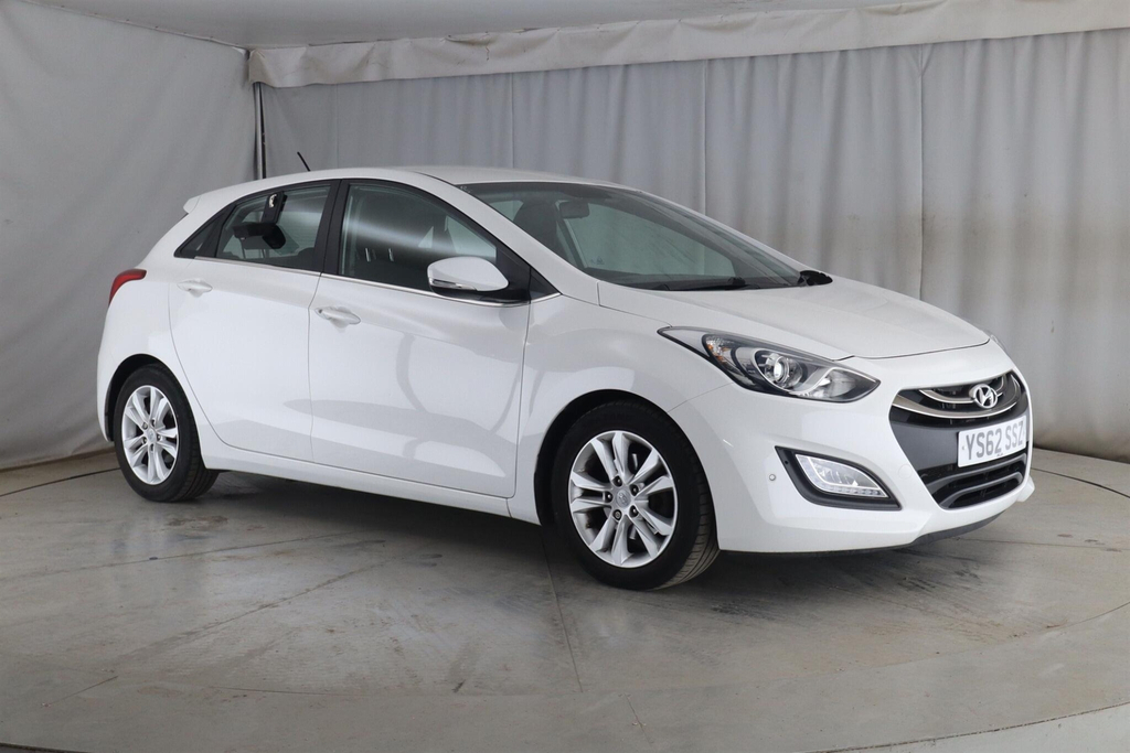 Hyundai I30 1.6 Crdi Blue Drive Style Euro 5 Ss White #3