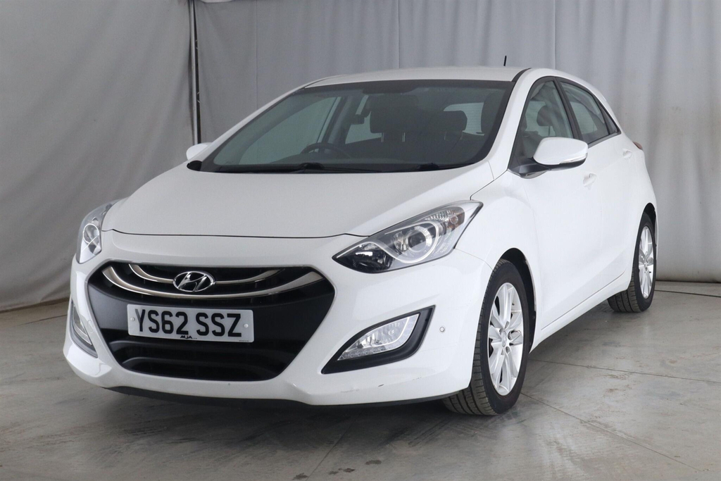 Hyundai I30 1.6 Crdi Blue Drive Style Euro 5 Ss White #2