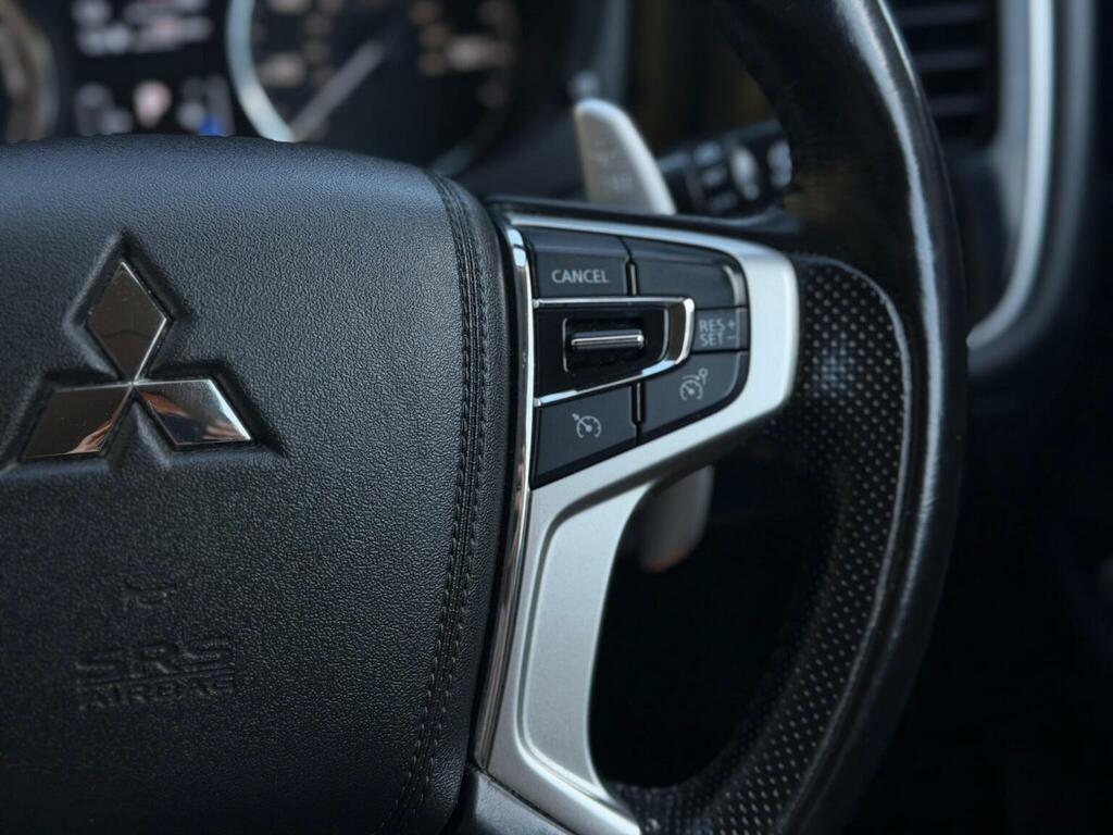 Mitsubishi Outlander Suv 2.2 Di-d 3 4Wd Euro 6 Ss 201767 Black #14