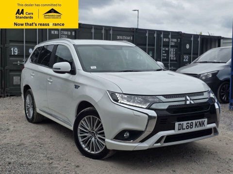 Mitsubishi Outlander 2.4H Twinmotor 13.8Kwh DL68KNK White