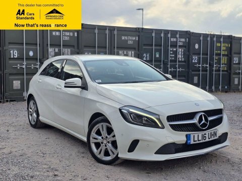 Mercedes-Benz A Class 1.5 A180d Sport LL16UHN White