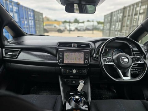 Nissan Leaf 40Kwh Acenta Hatchback Red #6