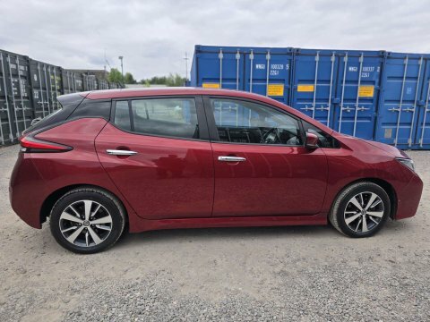 Nissan Leaf 40Kwh Acenta Hatchback Red #5