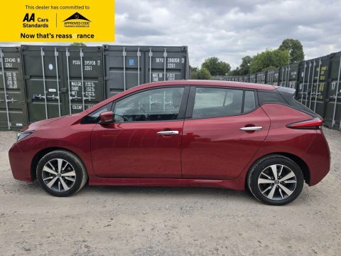 Nissan Leaf 40Kwh Acenta Hatchback Red #4