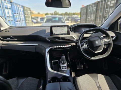 Peugeot 3008 1.2 Puretech Allure Black #6