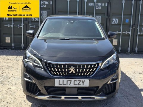 Peugeot 3008 1.2 Puretech Allure Black #2