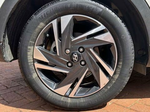 Hyundai Bayon T-gdi Se Connect Blue #10