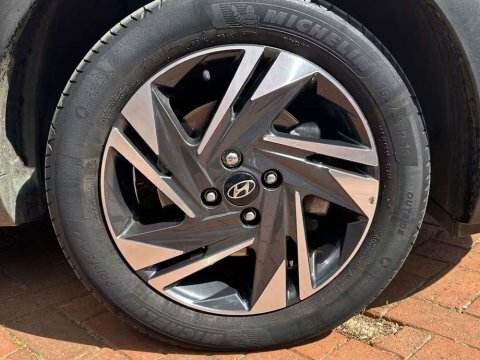 Hyundai Bayon T-gdi Se Connect Blue #9