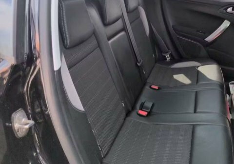 Peugeot 2008 1.2 Puretech Allure Black #6