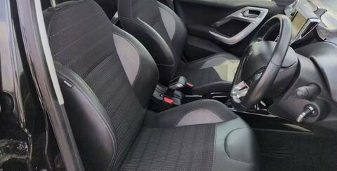 Peugeot 2008 1.2 Puretech Allure Black #5