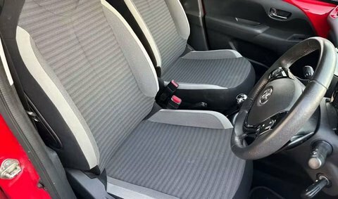 Toyota Aygo 1.0 Vvt-i X-trend Red #5