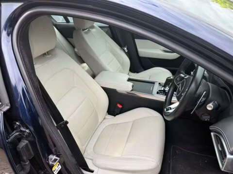 Jaguar XE 2.0 D180 R-dynamic Blue #5
