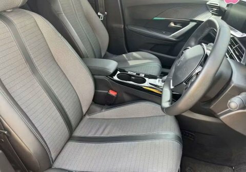 Peugeot e-2008 50Kwh Allure Premium White #5