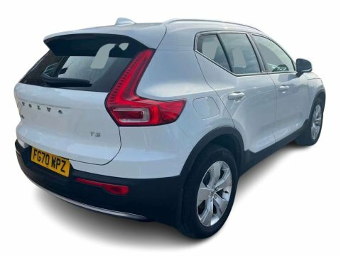 Volvo XC40 1.5 T3 Momentum White #3