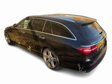 Mercedes-Benz E Class 2.0 E220d Amg Black #4
