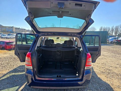 Vauxhall Zafira Exclusiv 7 Seater. Ideal Family Car,high Dr Red #8