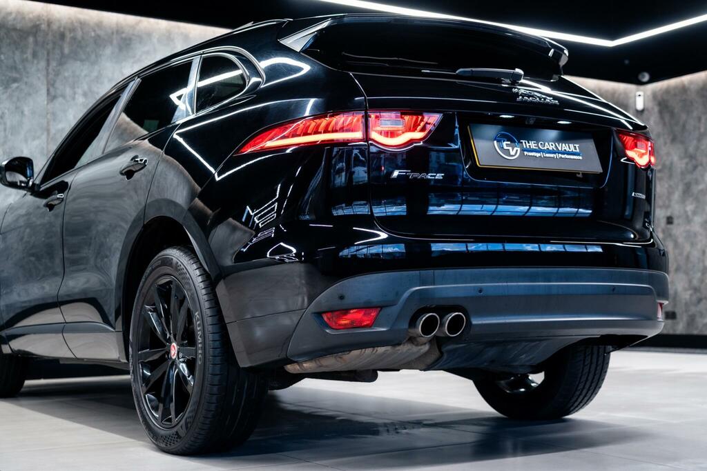 Jaguar F-Pace 2016 2.0 D180 R-sport Awd Euro 6 Ss Black #14