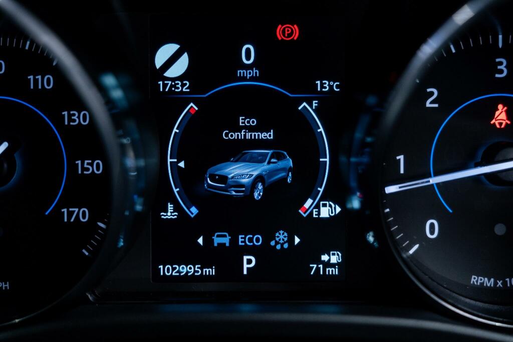 Jaguar F-Pace 2016 2.0 D180 R-sport Awd Euro 6 Ss Black #19