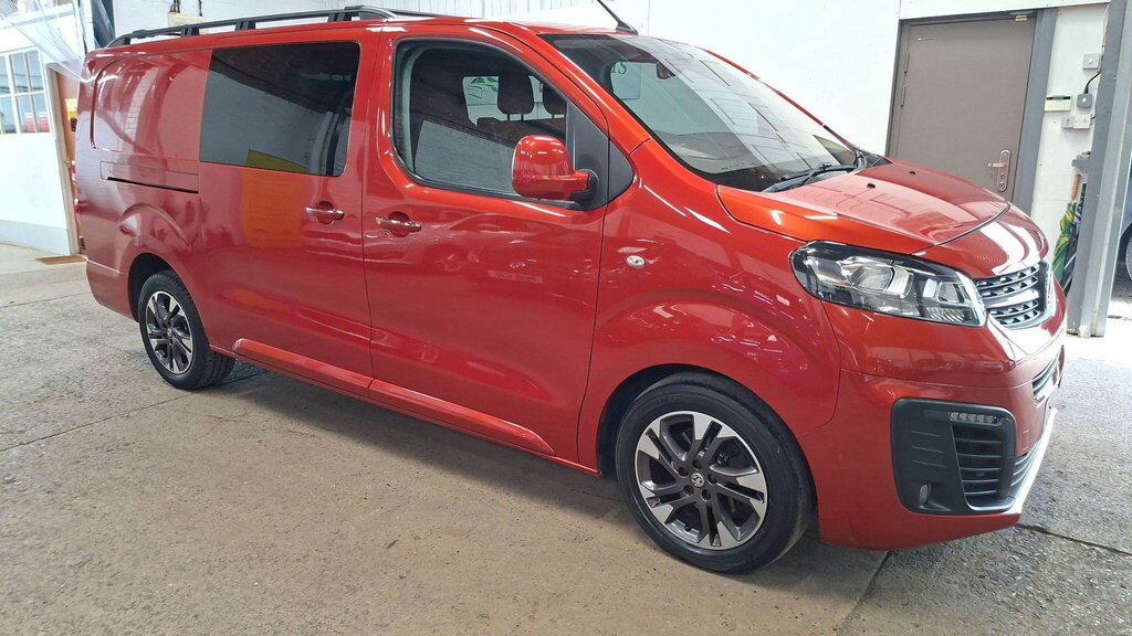 Vauxhall Vivaro 2.0 Turbo D 3100 Elite Crew Van L2 H1 Euro 6 Ss Red #3