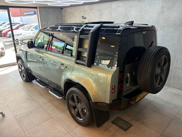 Land Rover Defender 110 2023 3.0 D300 Mhev X-dynamic Hse 4Wd Euro 6 Green #3