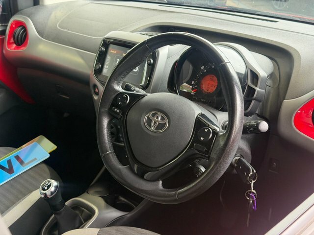 Toyota Aygo 2019 1.0 Vvt-i X-play Euro 6 Red #4