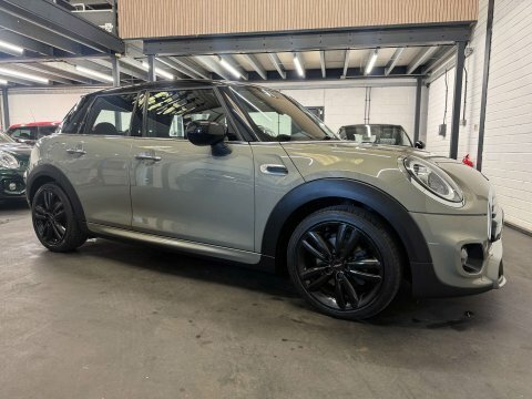 Mini Hatch 1.5 Cooper Sport YP69WMC Grey