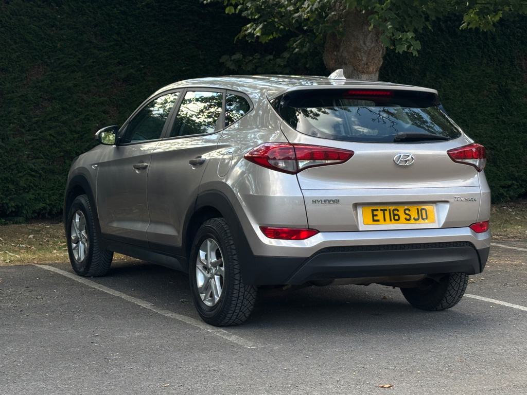 Hyundai Tucson 1.6 Gdi Blue Drive S 2Wd ET16SJO Beige #4