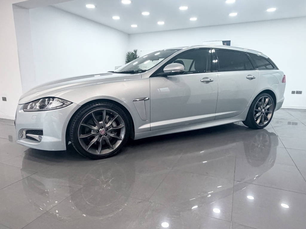 Jaguar XF 3.0 D V6 S Premium Luxury Sportbrake Silver #2