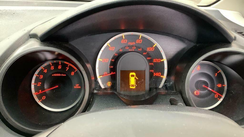 Honda Jazz Hatchback 1.4 I-vtec Es Plus Cvt Euro 5 2013 Brown #16
