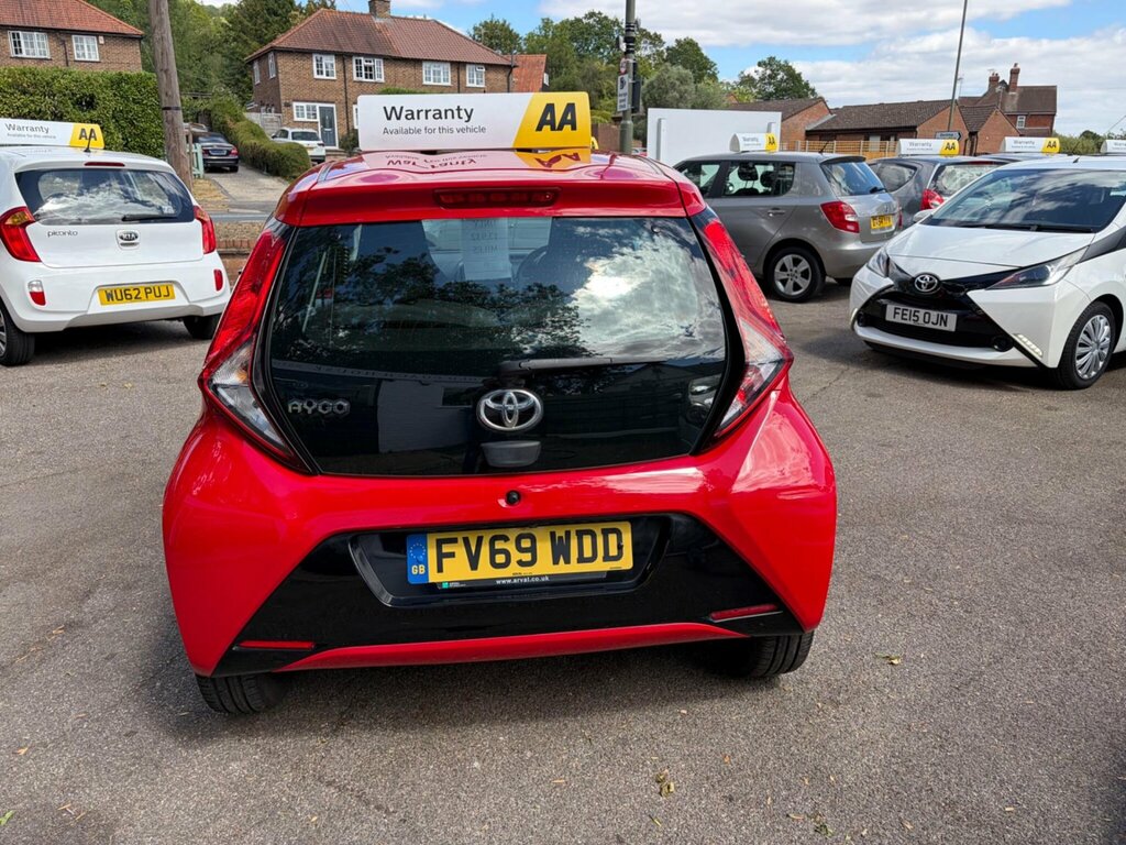 Toyota Aygo 1.0 Vvt-i X-play Euro 6 FV69WDD Red #4