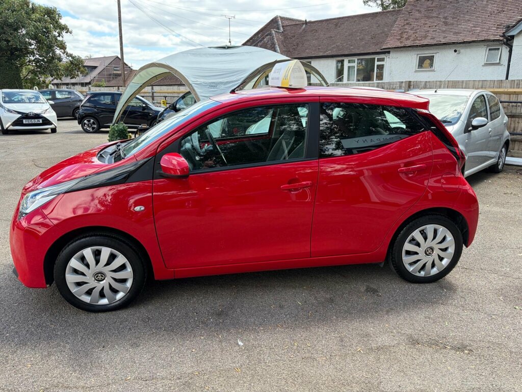 Toyota Aygo 1.0 Vvt-i X-play Euro 6 FV69WDD Red #2