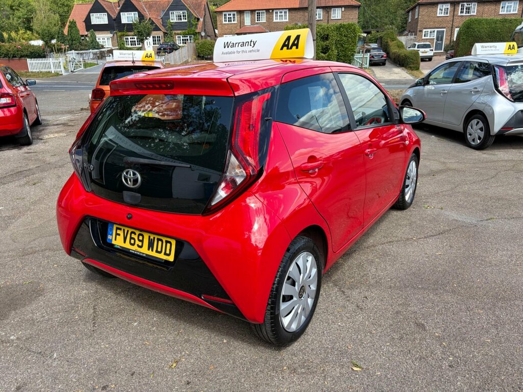 Toyota Aygo 1.0 Vvt-i X-play Euro 6 FV69WDD Red #5