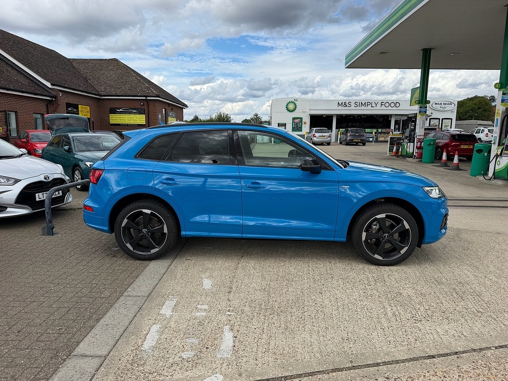 Audi Q5 2.0 Tdi 40 Black Edition Suv S Tronic Q Blue #4