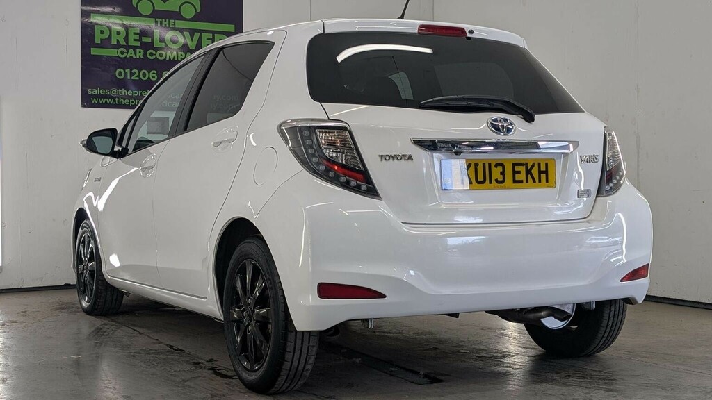 Toyota Yaris 1.5 Vvt-h T4 Cvt Euro 5 White #4