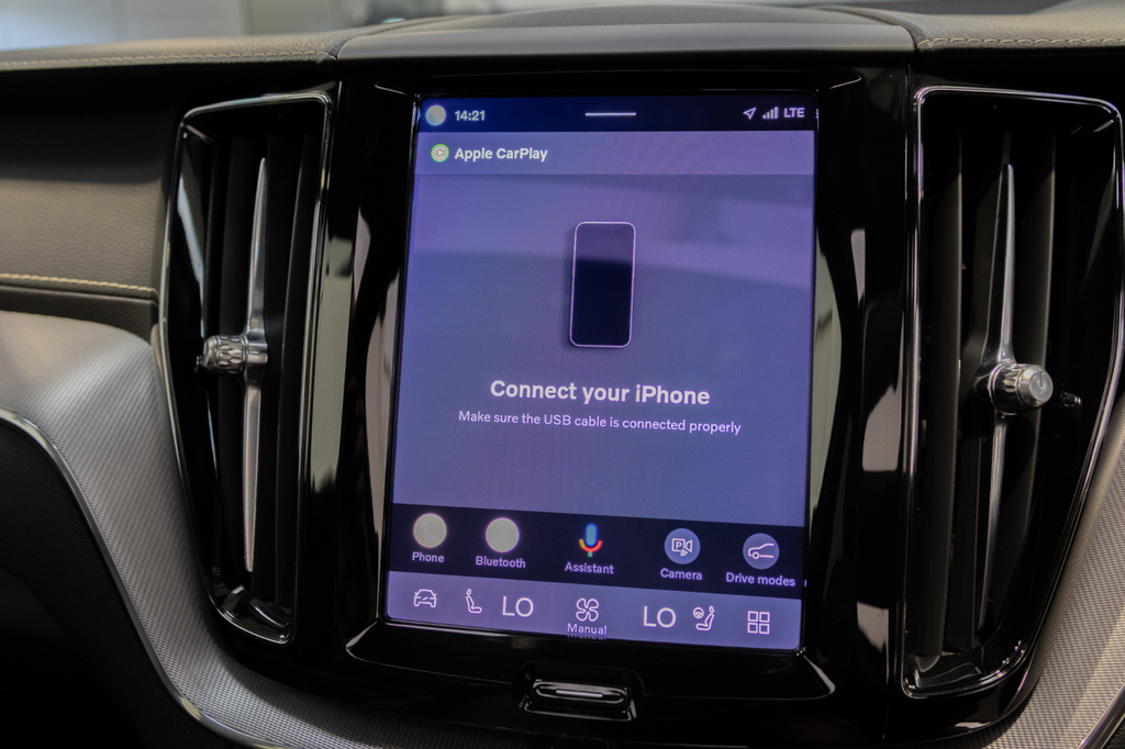 Volvo XC60 Recharge T8 R-design Pro #19