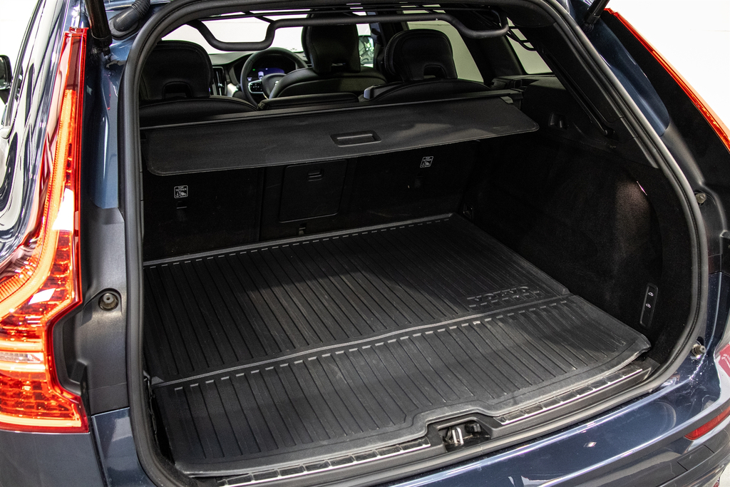 Volvo XC60 Recharge T8 R-design Pro #11