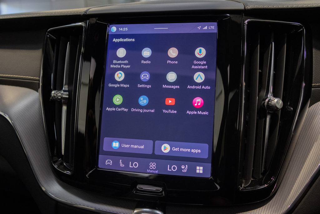 Volvo XC60 Recharge T8 R-design Pro #25