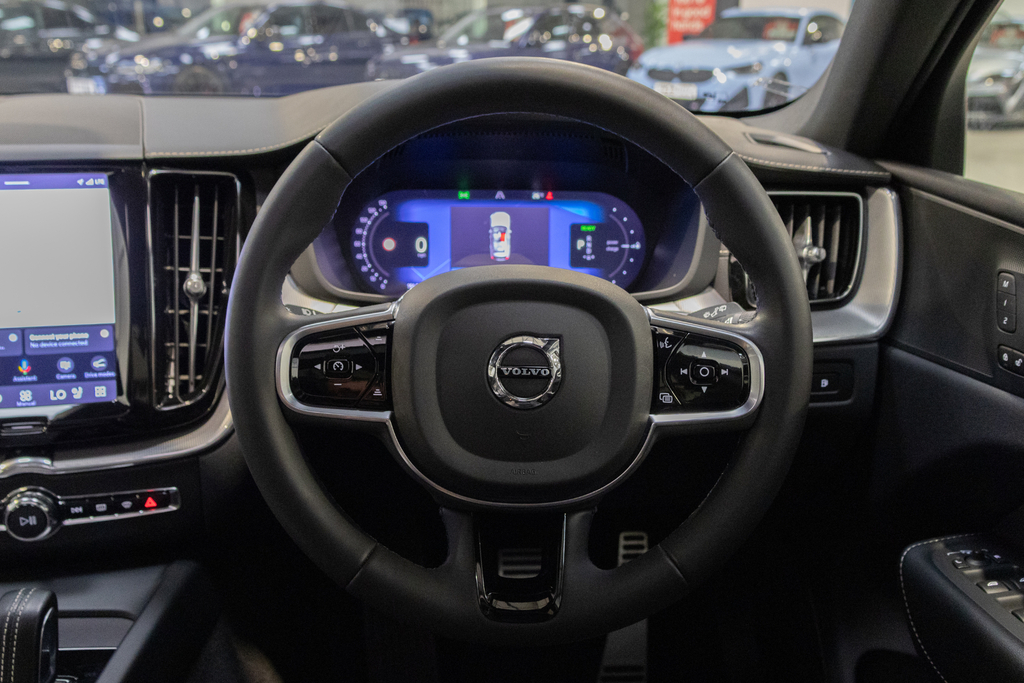 Volvo XC60 Recharge T8 R-design Pro #17