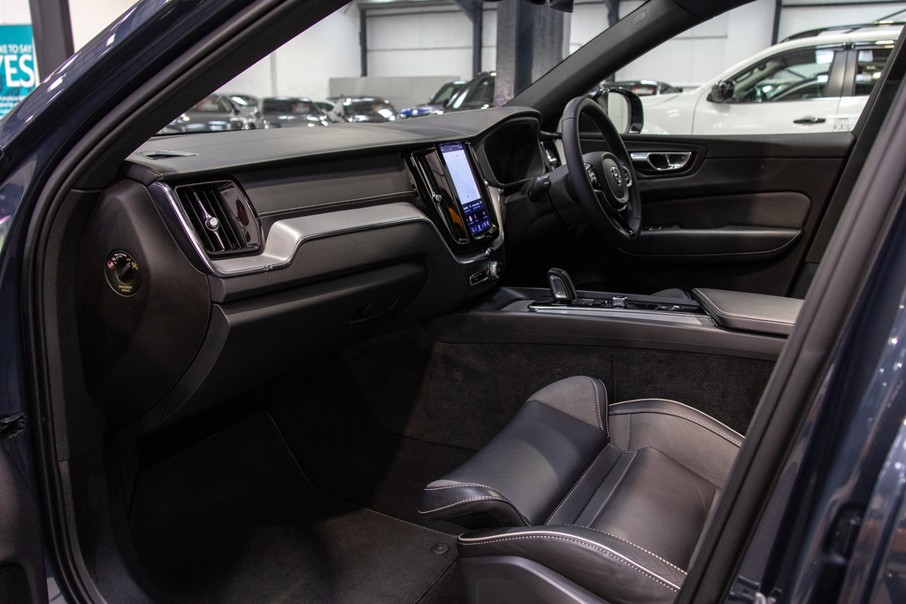 Volvo XC60 Recharge T8 R-design Pro #15