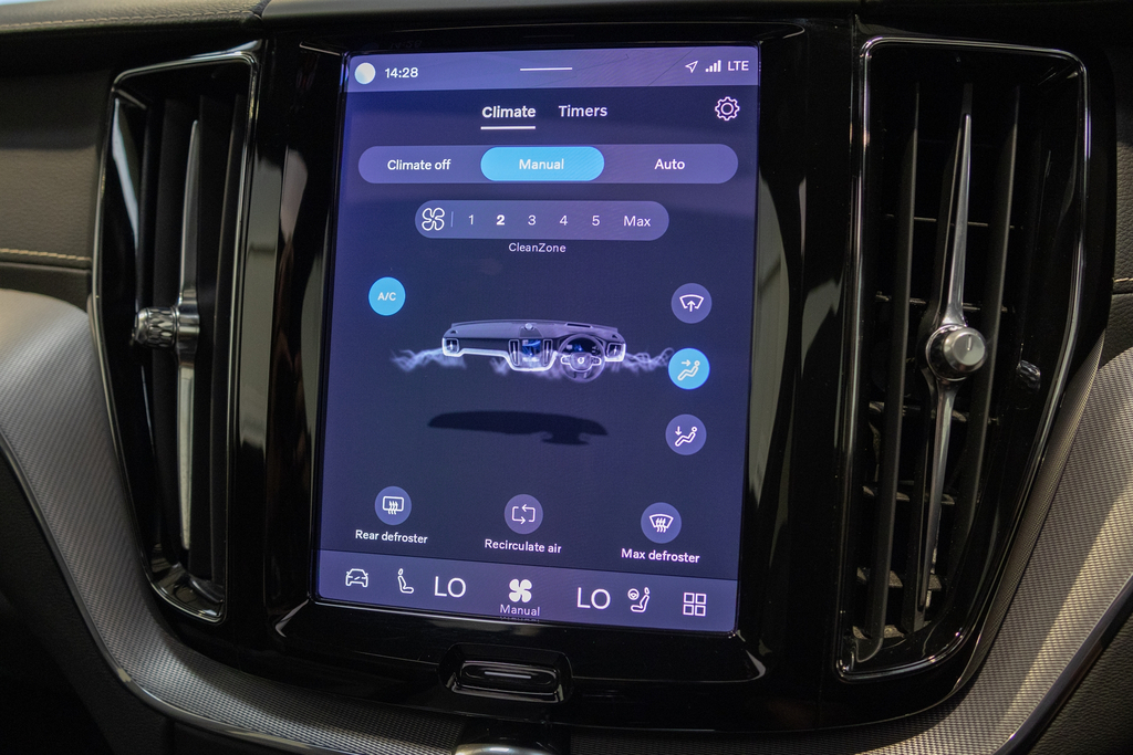 Volvo XC60 Recharge T8 R-design Pro #28