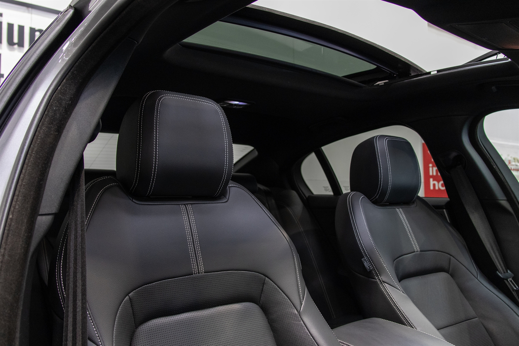 Jaguar XE 2.0 P300 Sport Awd Saloon Blue #13