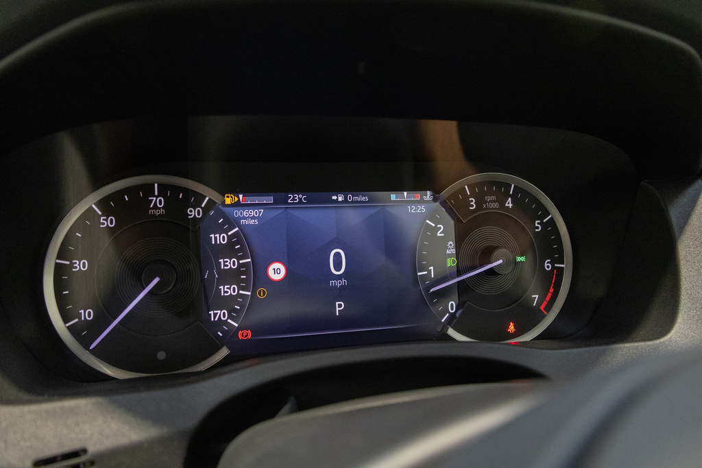 Jaguar XE 2.0 P300 Sport Awd Saloon Blue #31