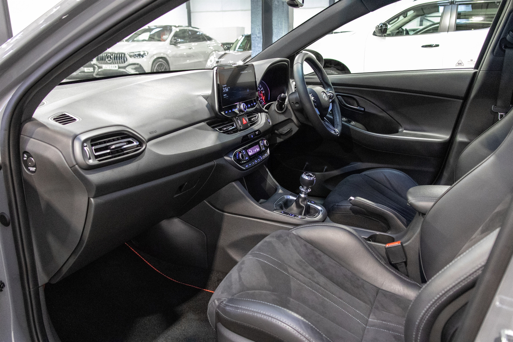 Hyundai I30 1.0T Gdi Premium Dct White #11