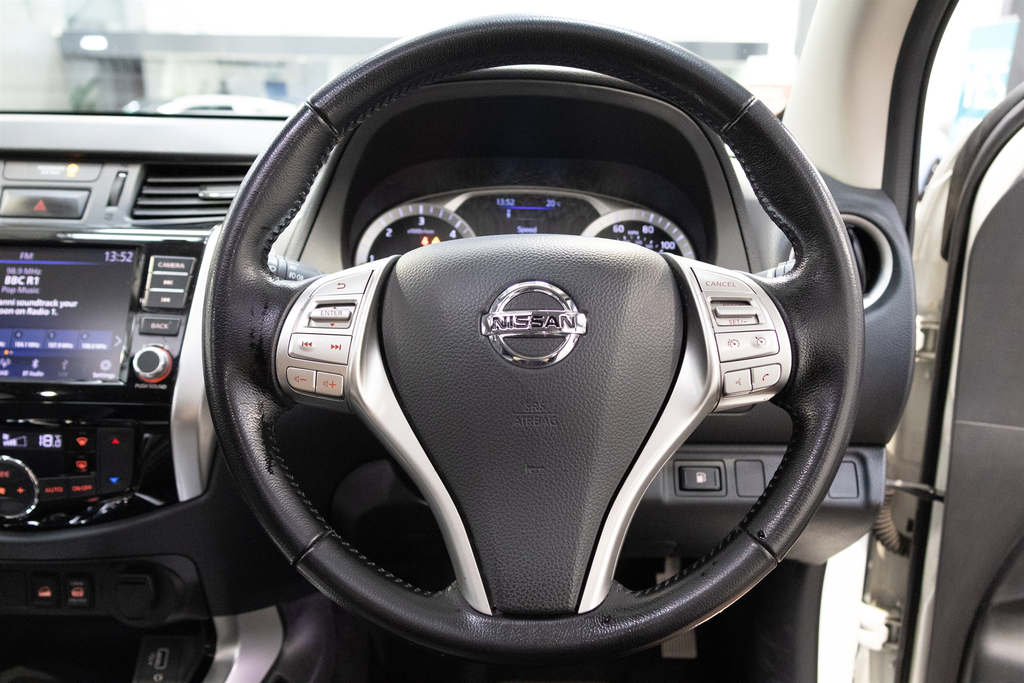 Nissan Navara Navara Visia Dci White #10